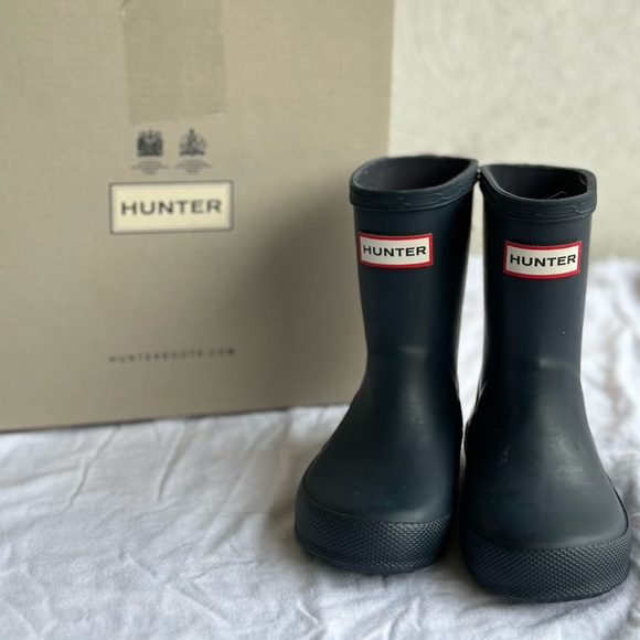 Hunter first class boots for kids size 6 B/ 7 G gently used in box - Picture 5 of 5